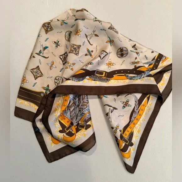 VINTAGE | Classic, square scarf - Picture 14 of 14